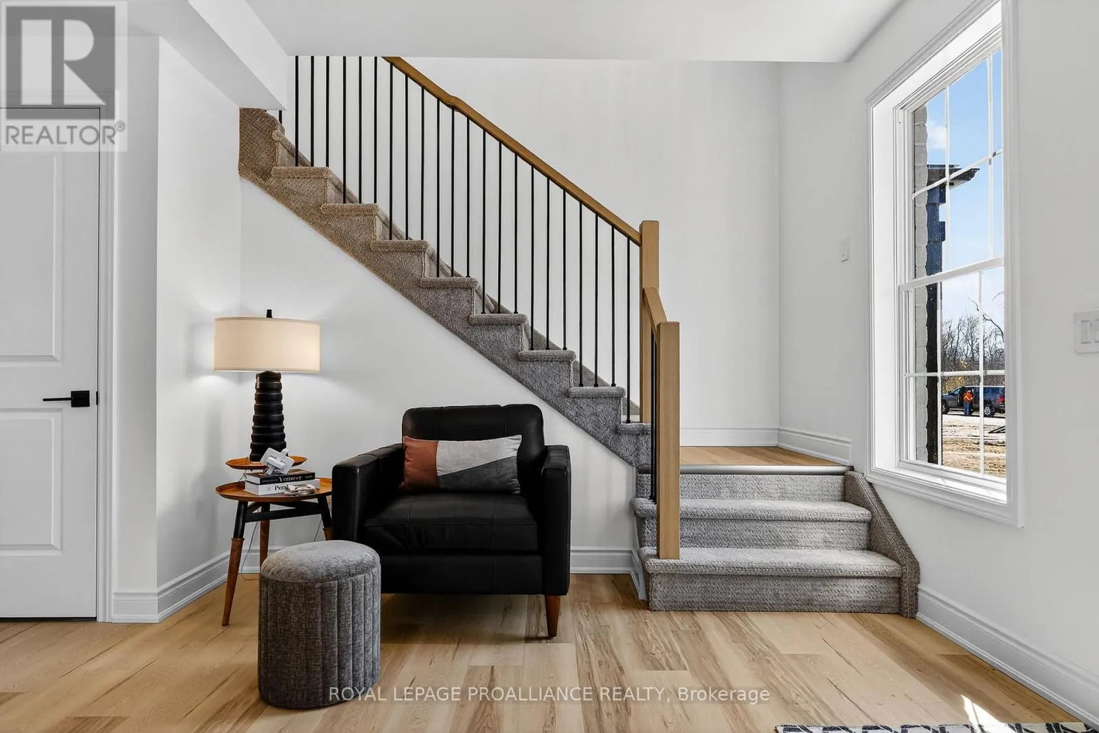 914 KERR STREET W