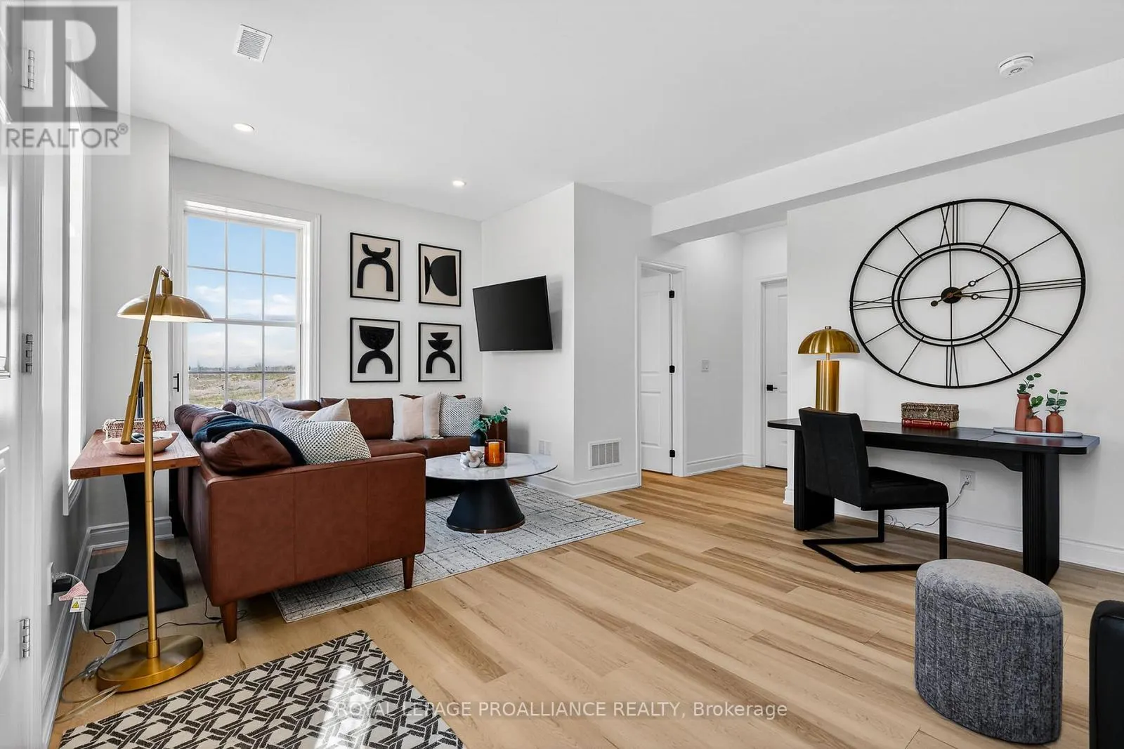 914 KERR STREET W