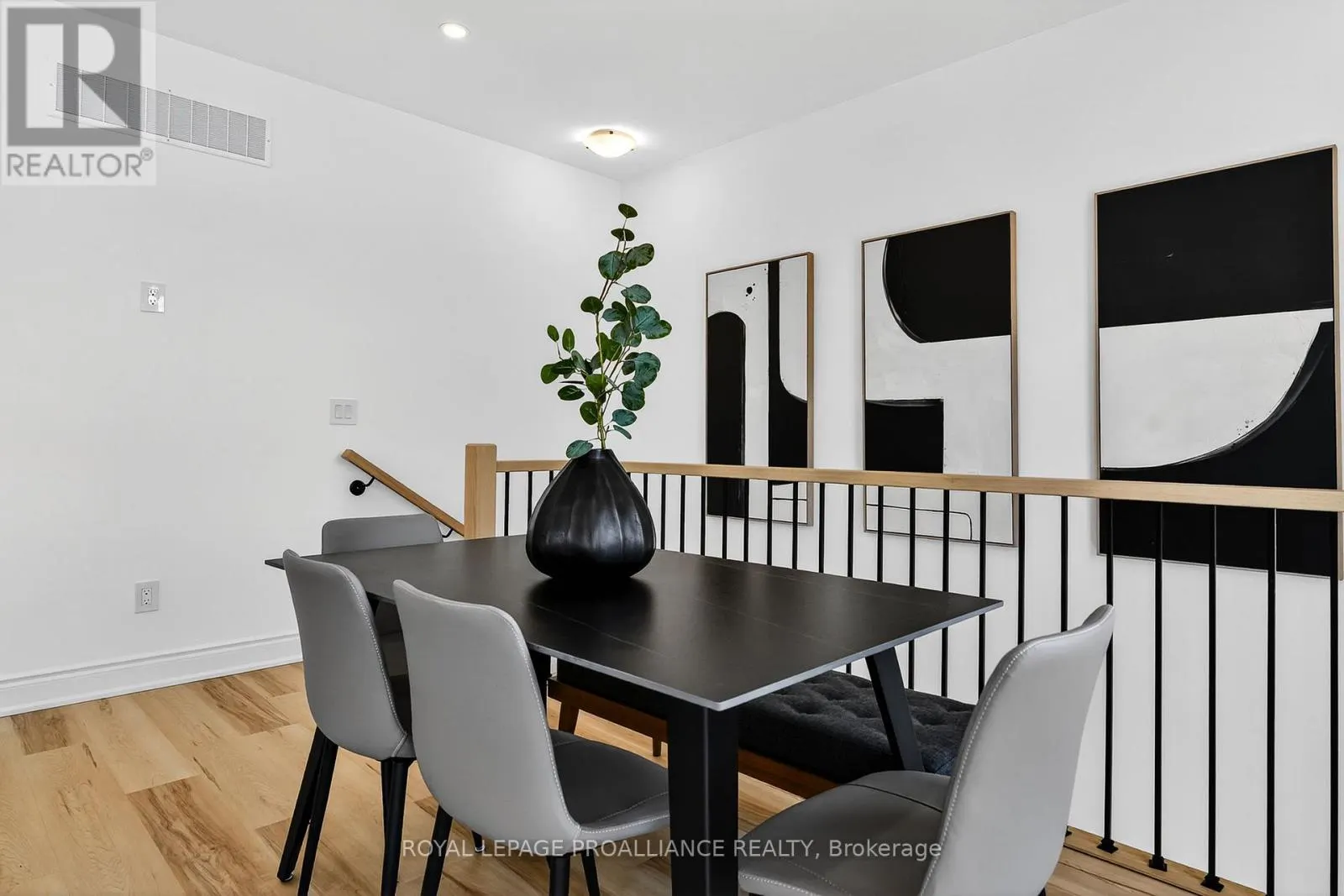 914 KERR STREET W