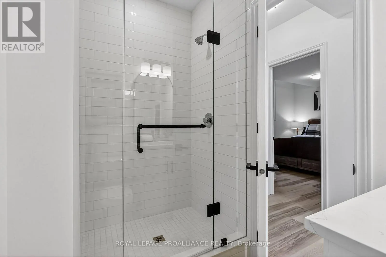 914 KERR STREET W