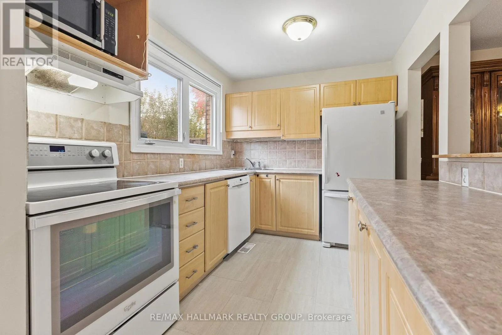 19 - 1900 MARQUIS AVENUE