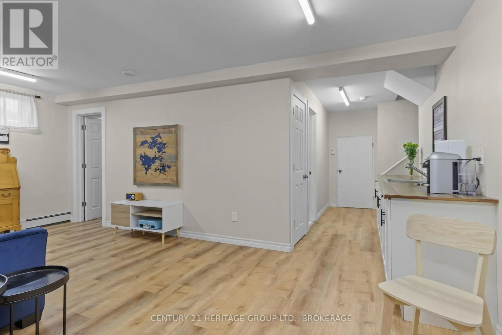 86 LAKESHORE BOULEVARD
