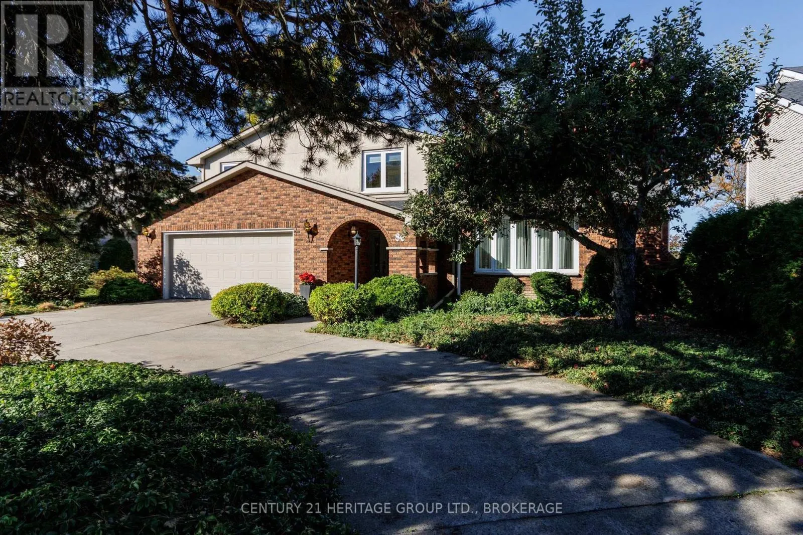 86 LAKESHORE BOULEVARD