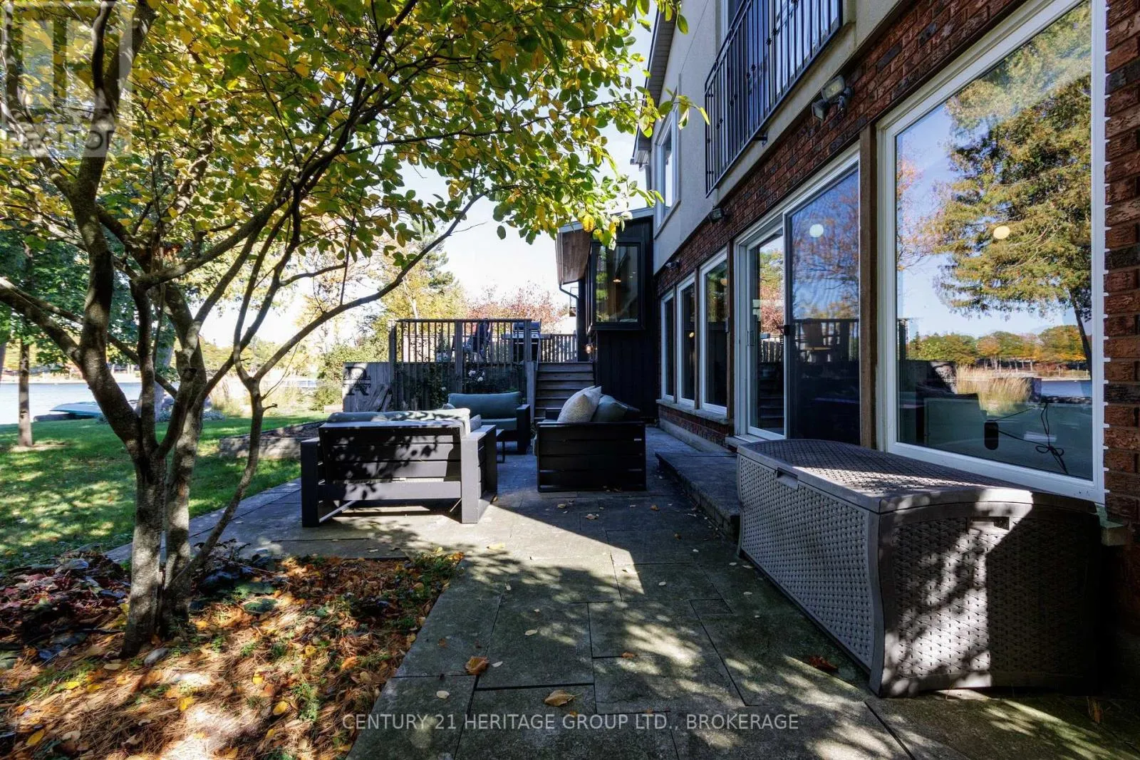 86 LAKESHORE BOULEVARD