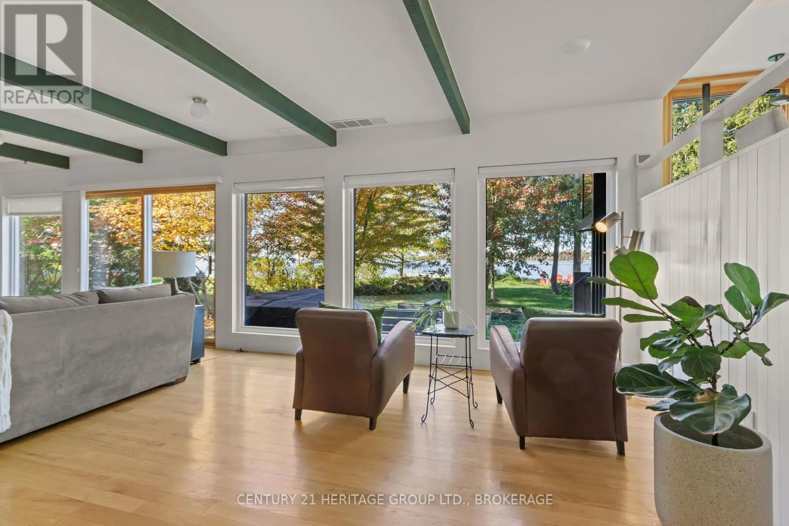86 LAKESHORE BOULEVARD