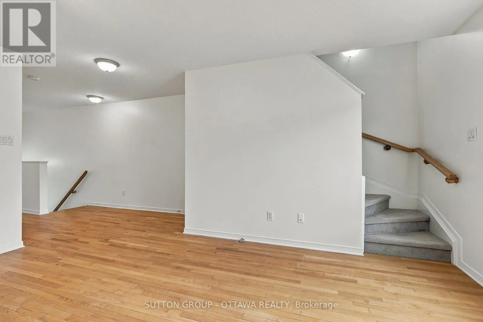 22 MANHATTAN CRESCENT