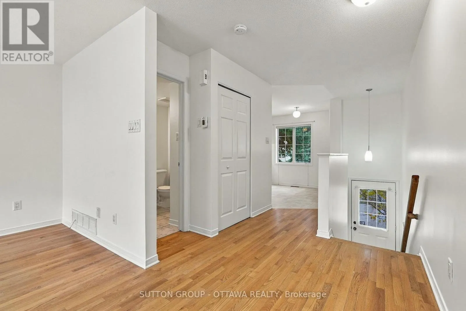 22 MANHATTAN CRESCENT