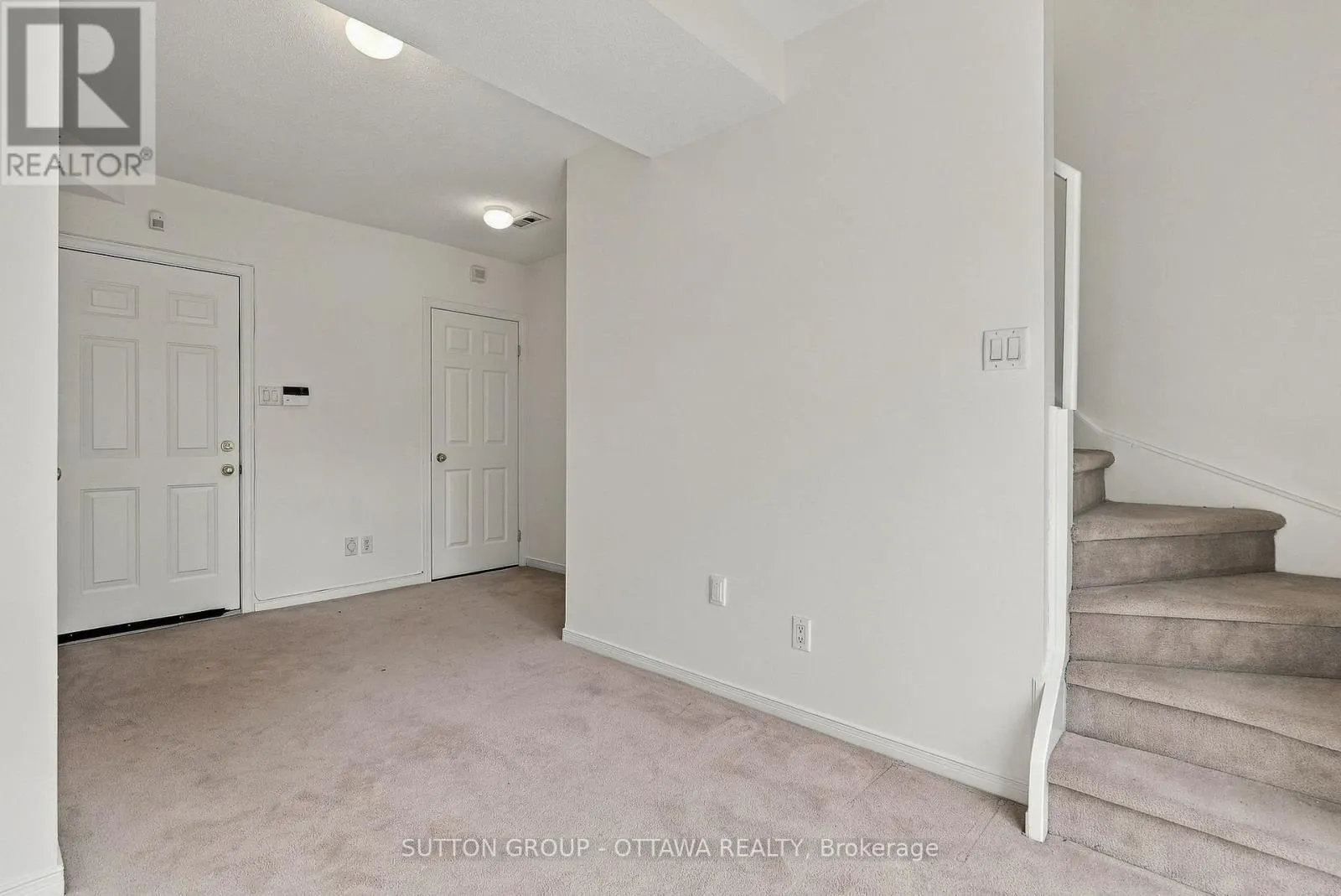 22 MANHATTAN CRESCENT