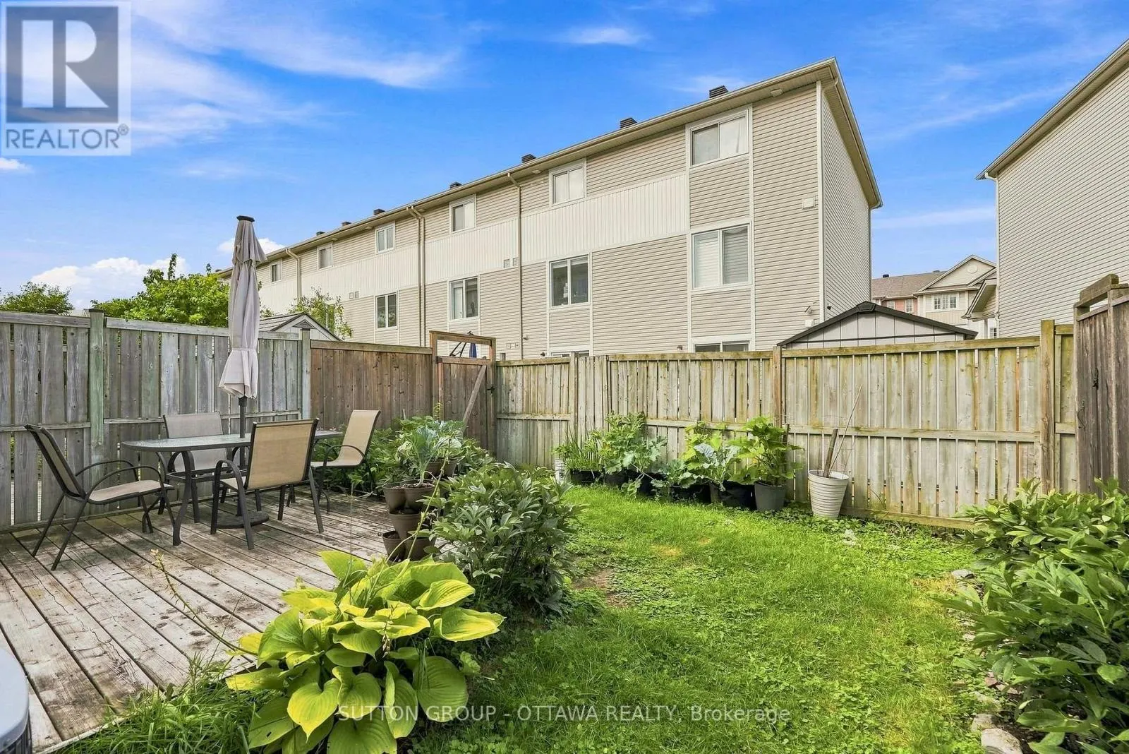22 MANHATTAN CRESCENT
