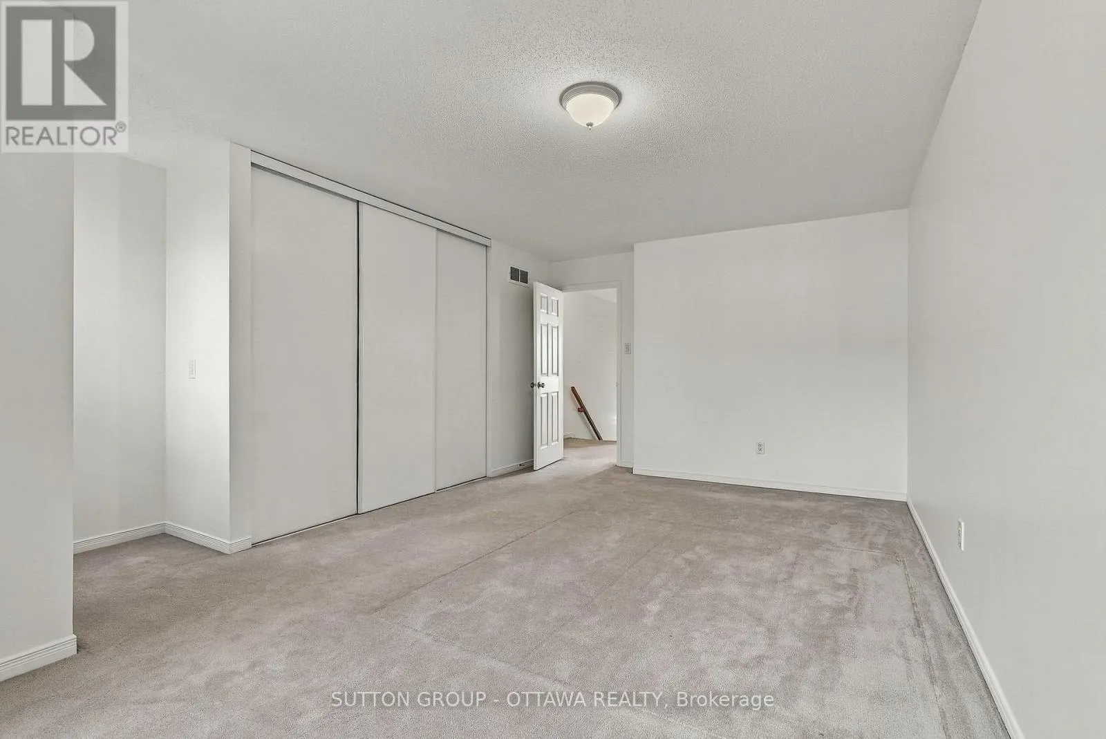 22 MANHATTAN CRESCENT
