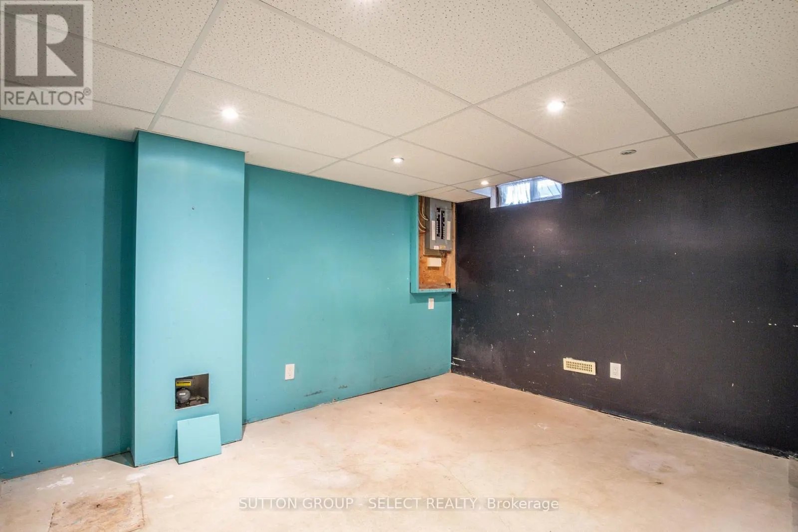 54 SUNRISE CRESCENT