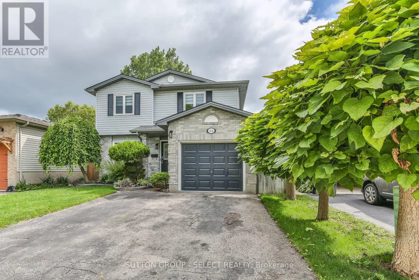 54 SUNRISE CRESCENT
