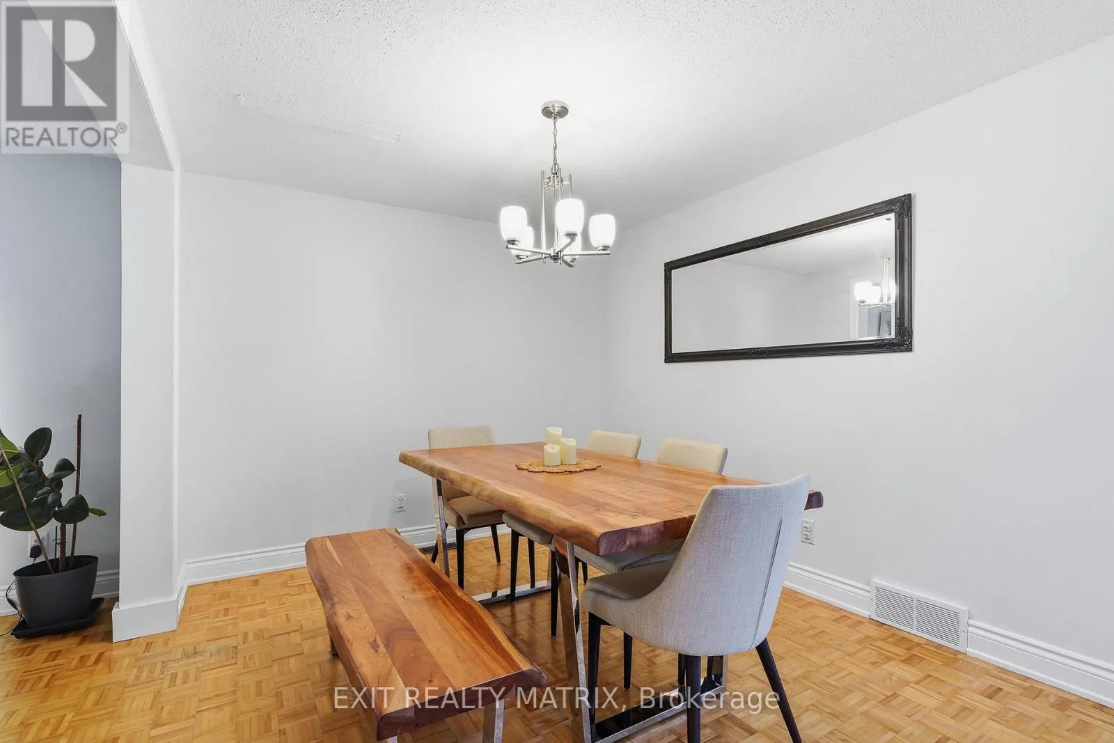 270 FERNLEAF CRESCENT