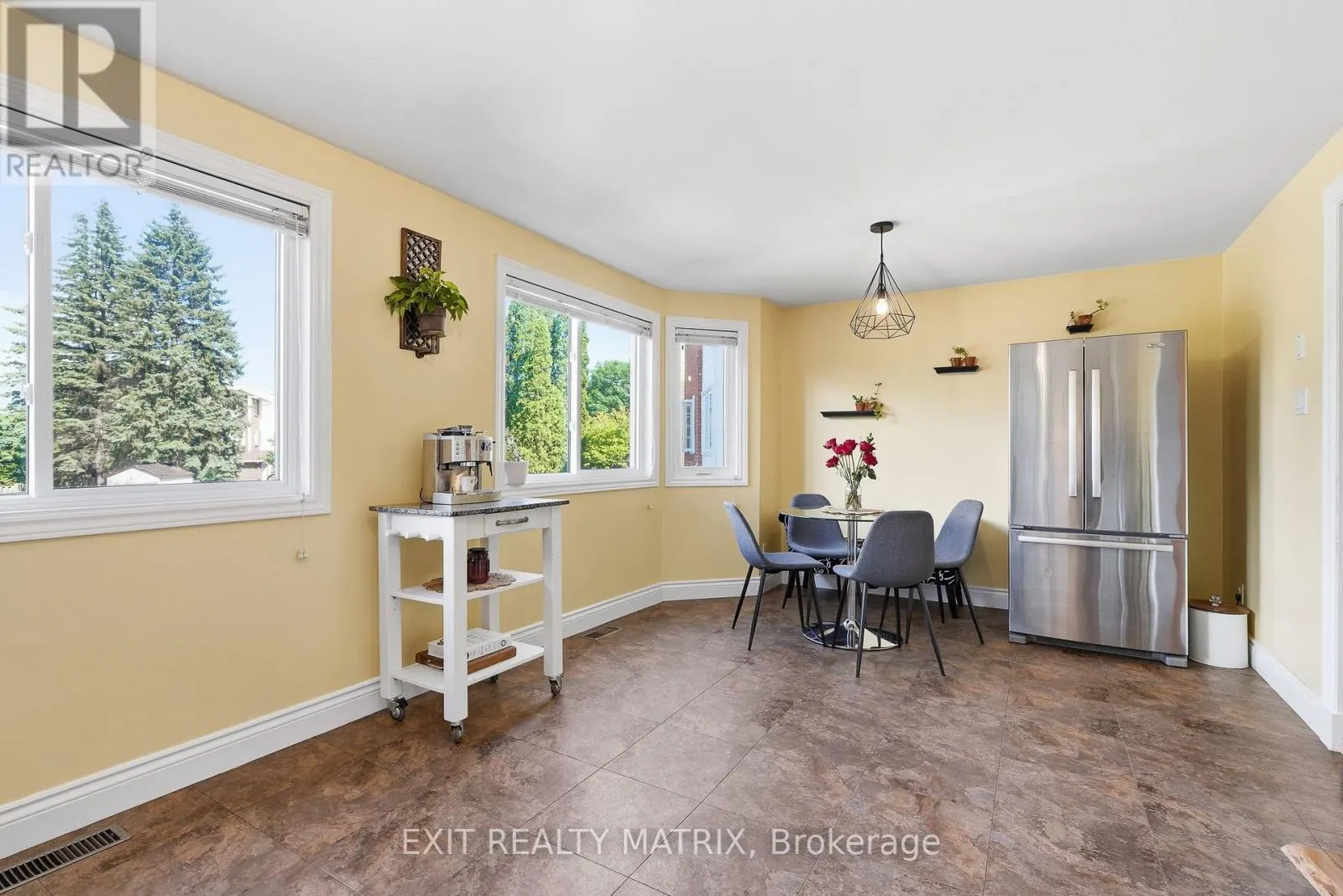 270 FERNLEAF CRESCENT