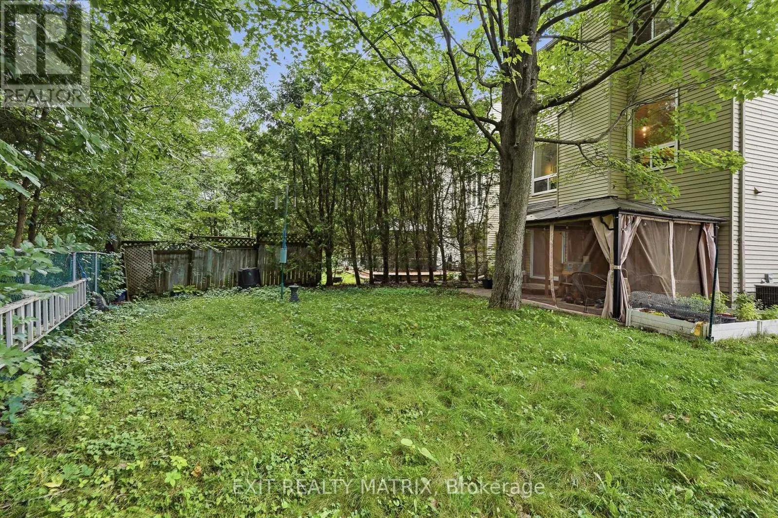 270 FERNLEAF CRESCENT