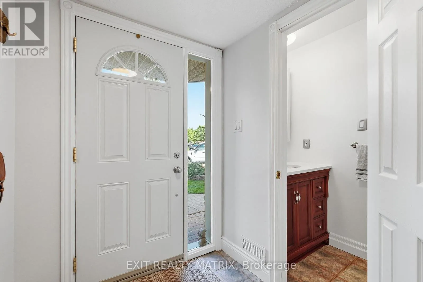 270 FERNLEAF CRESCENT