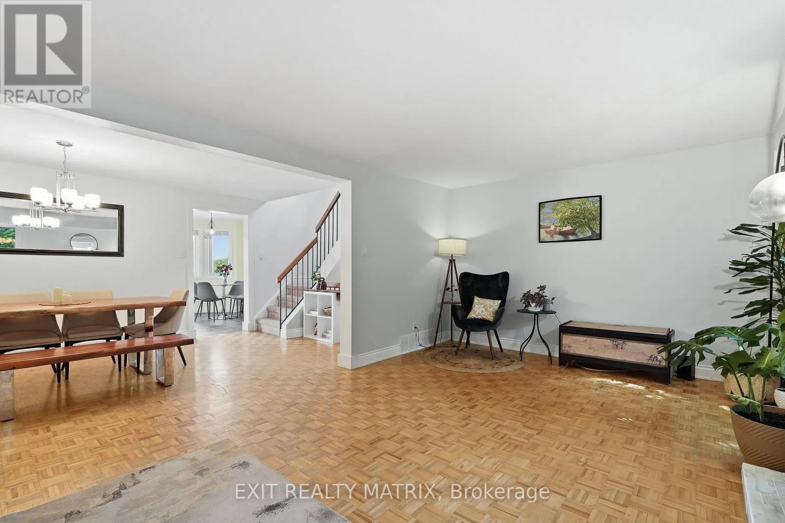 270 FERNLEAF CRESCENT