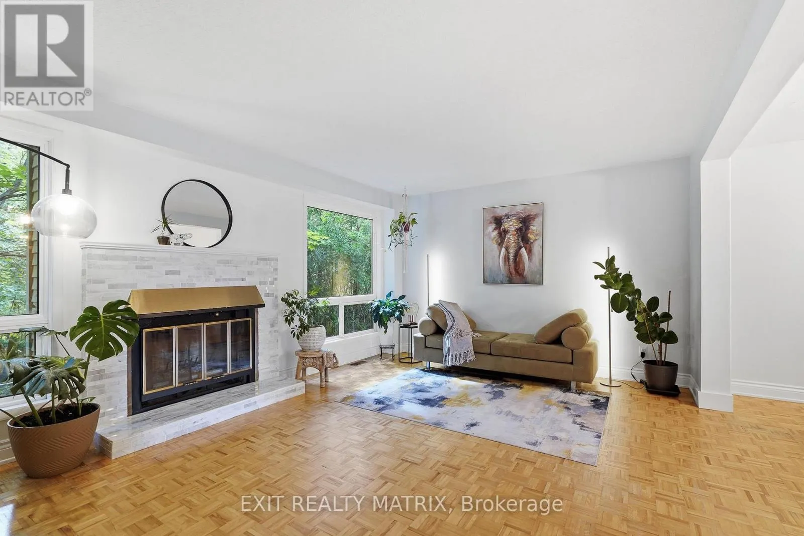 270 FERNLEAF CRESCENT