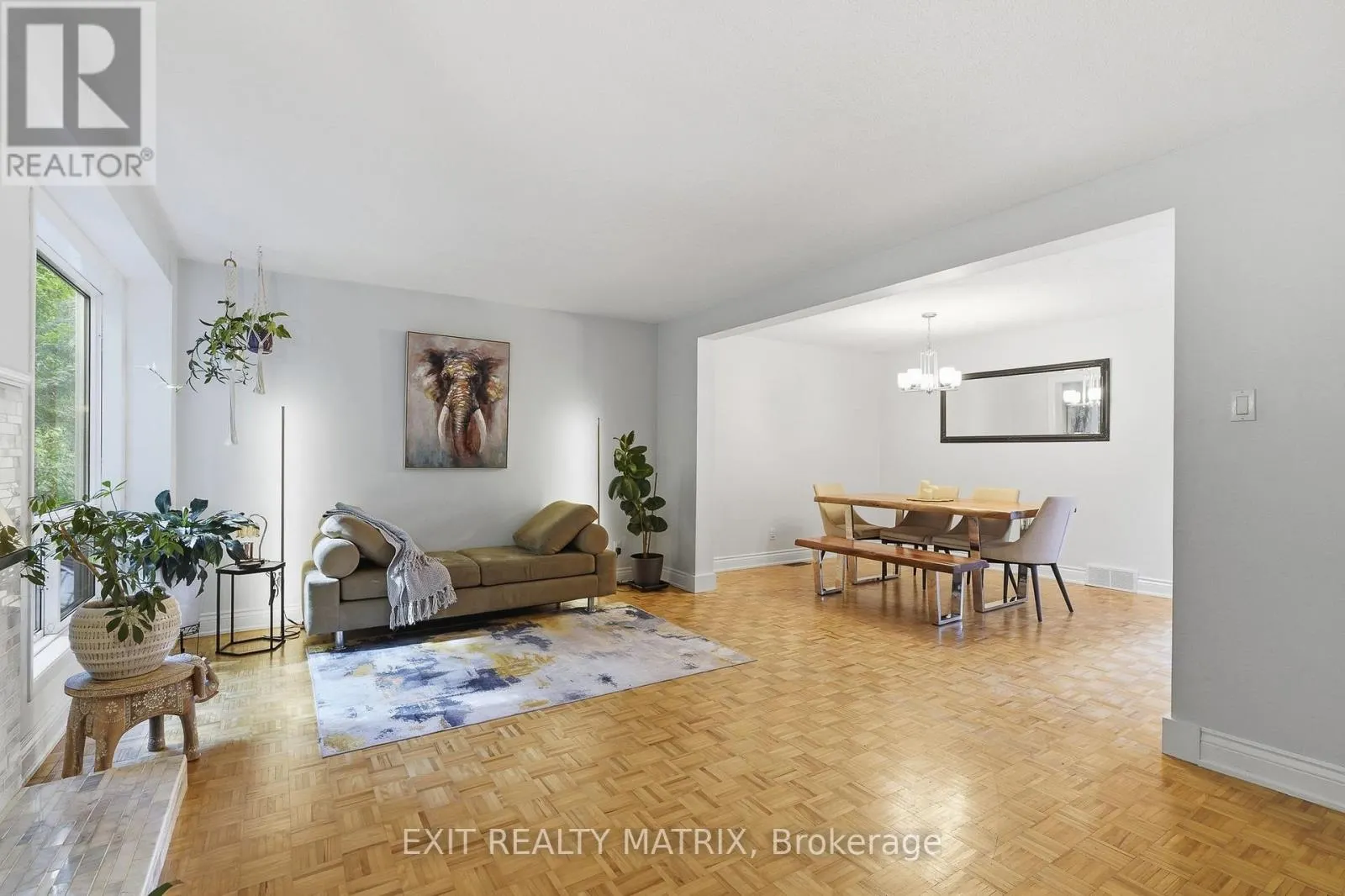 270 FERNLEAF CRESCENT