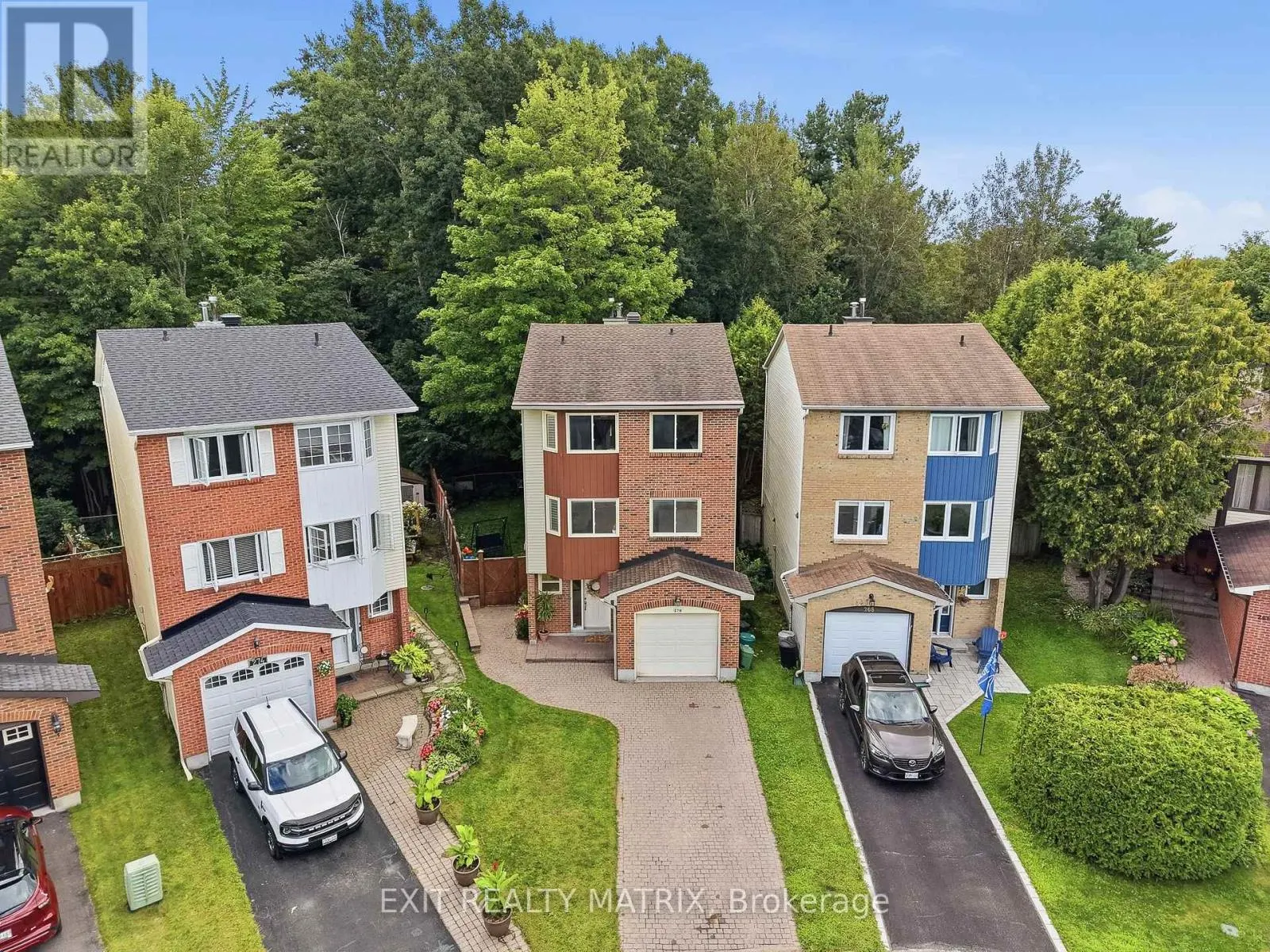 270 FERNLEAF CRESCENT
