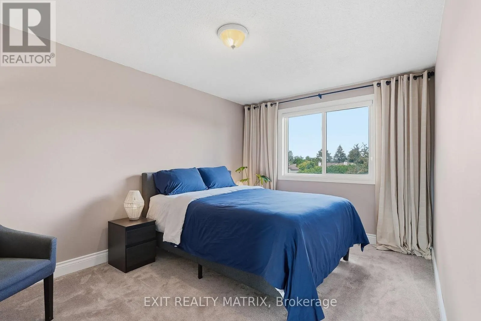 270 FERNLEAF CRESCENT