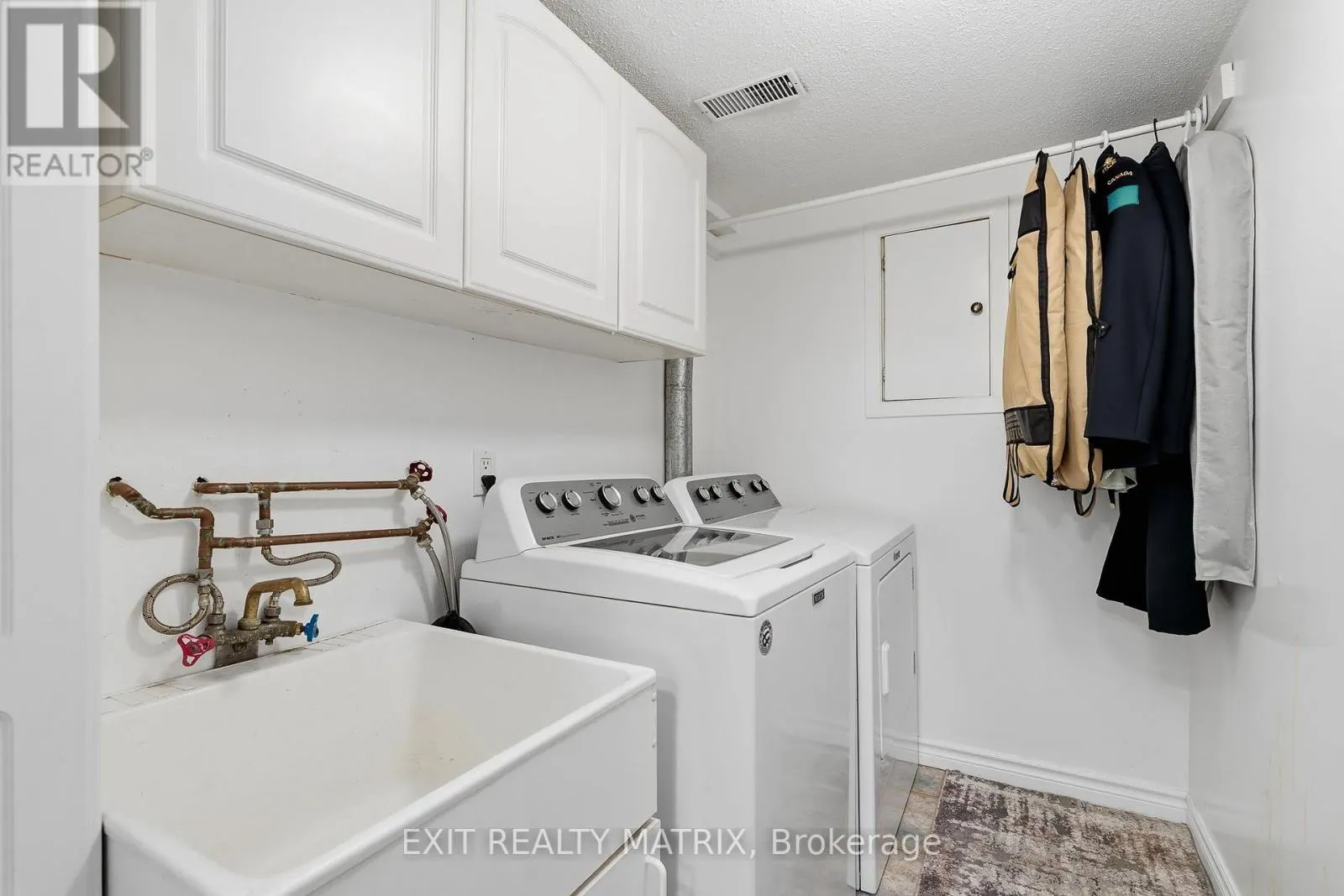 270 FERNLEAF CRESCENT