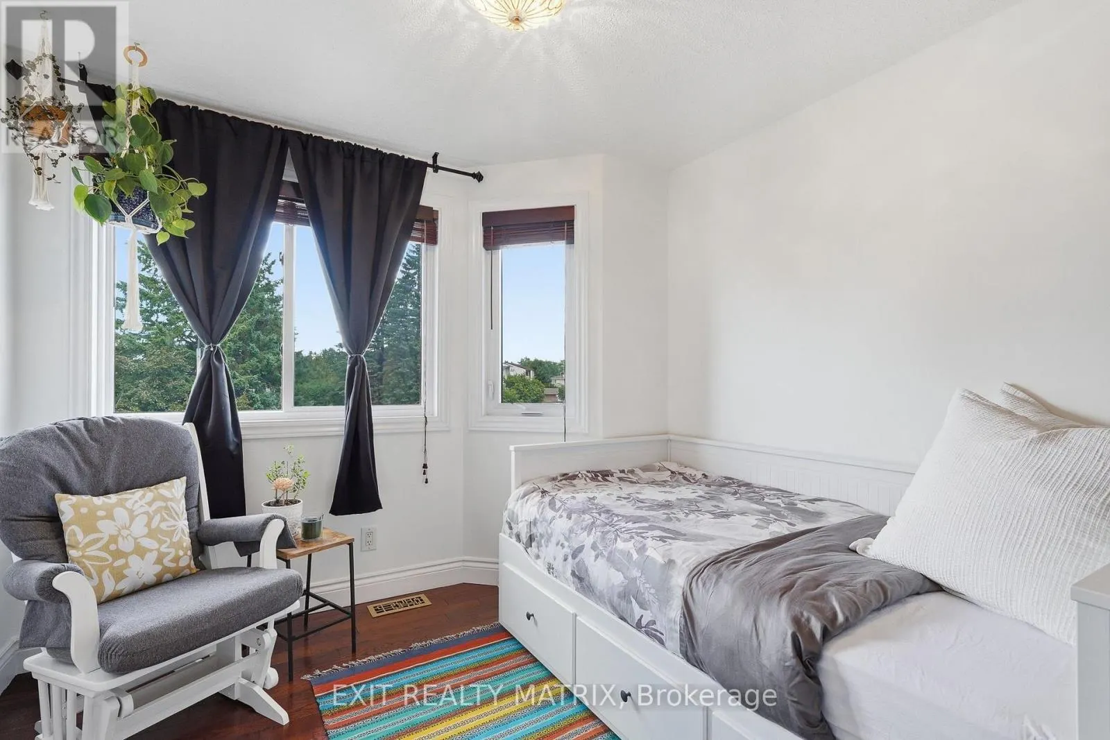 270 FERNLEAF CRESCENT