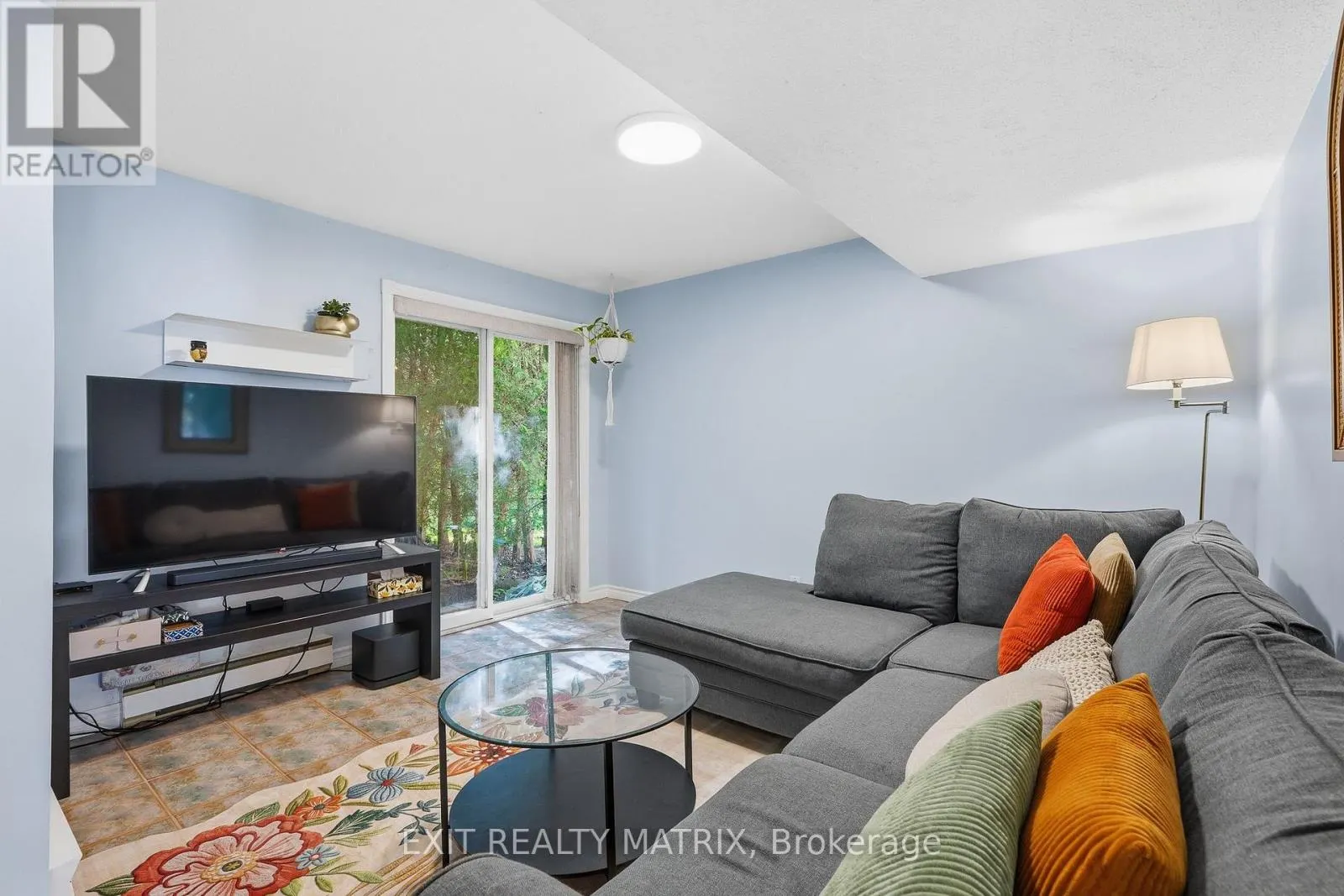 270 FERNLEAF CRESCENT