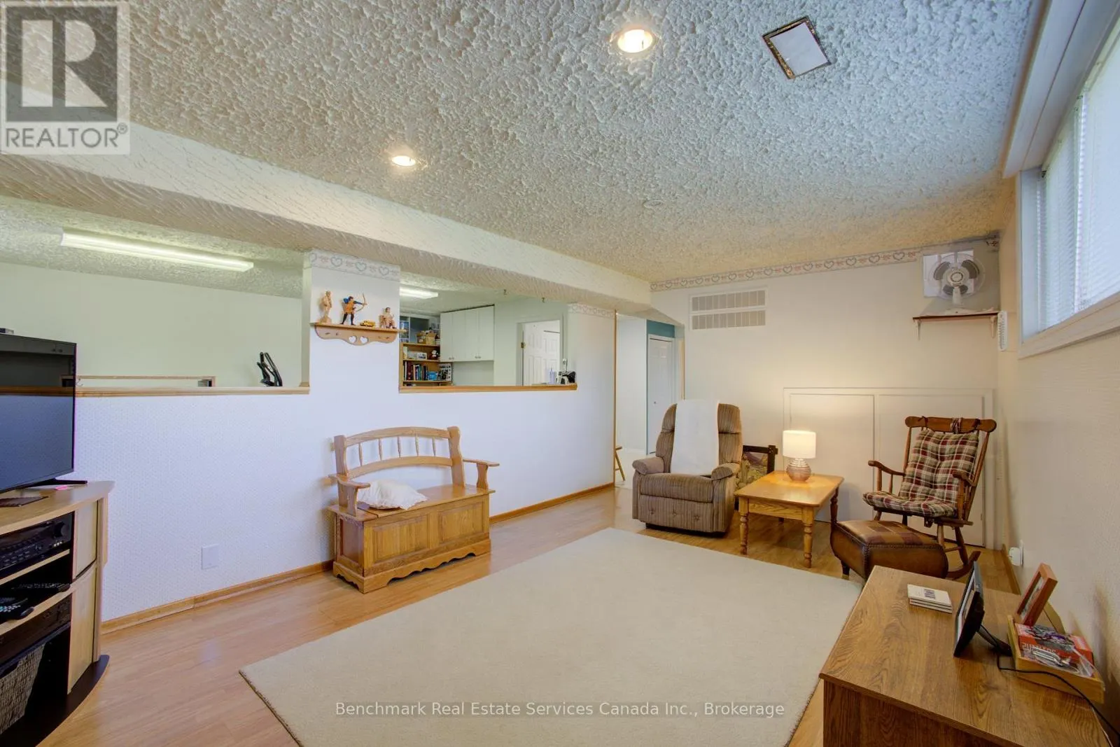 490 WALKERS CIRCLE