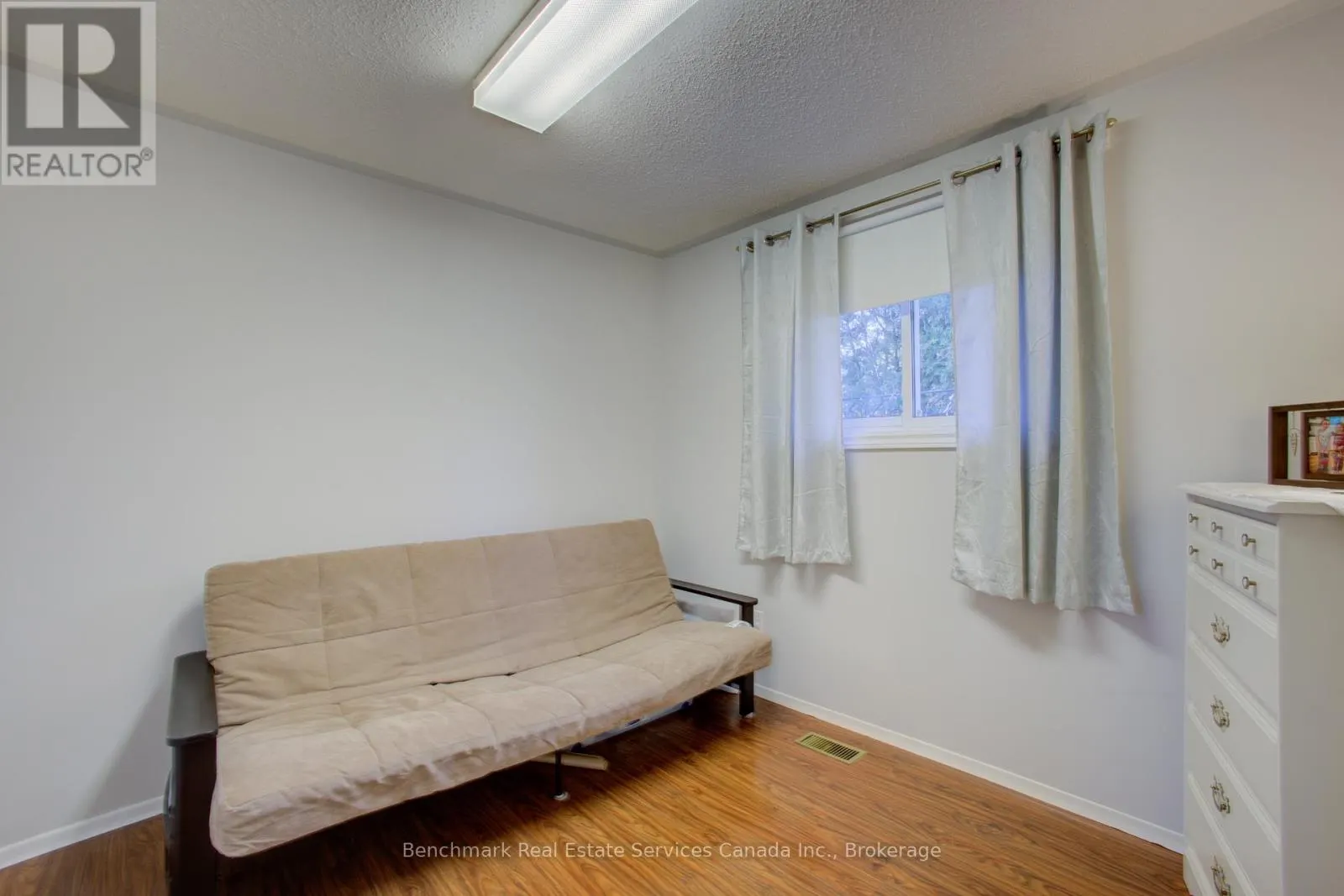 490 WALKERS CIRCLE