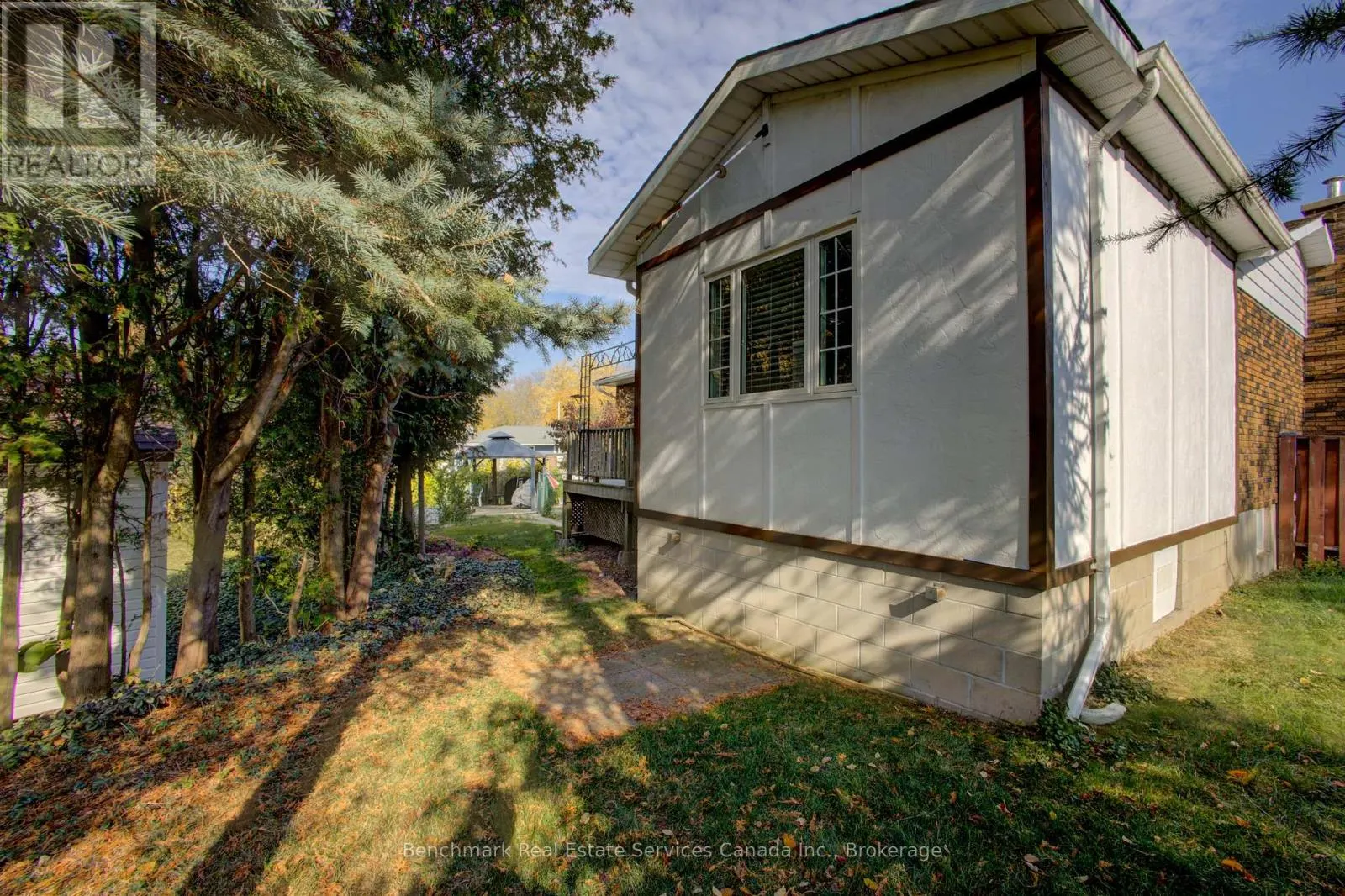 490 WALKERS CIRCLE
