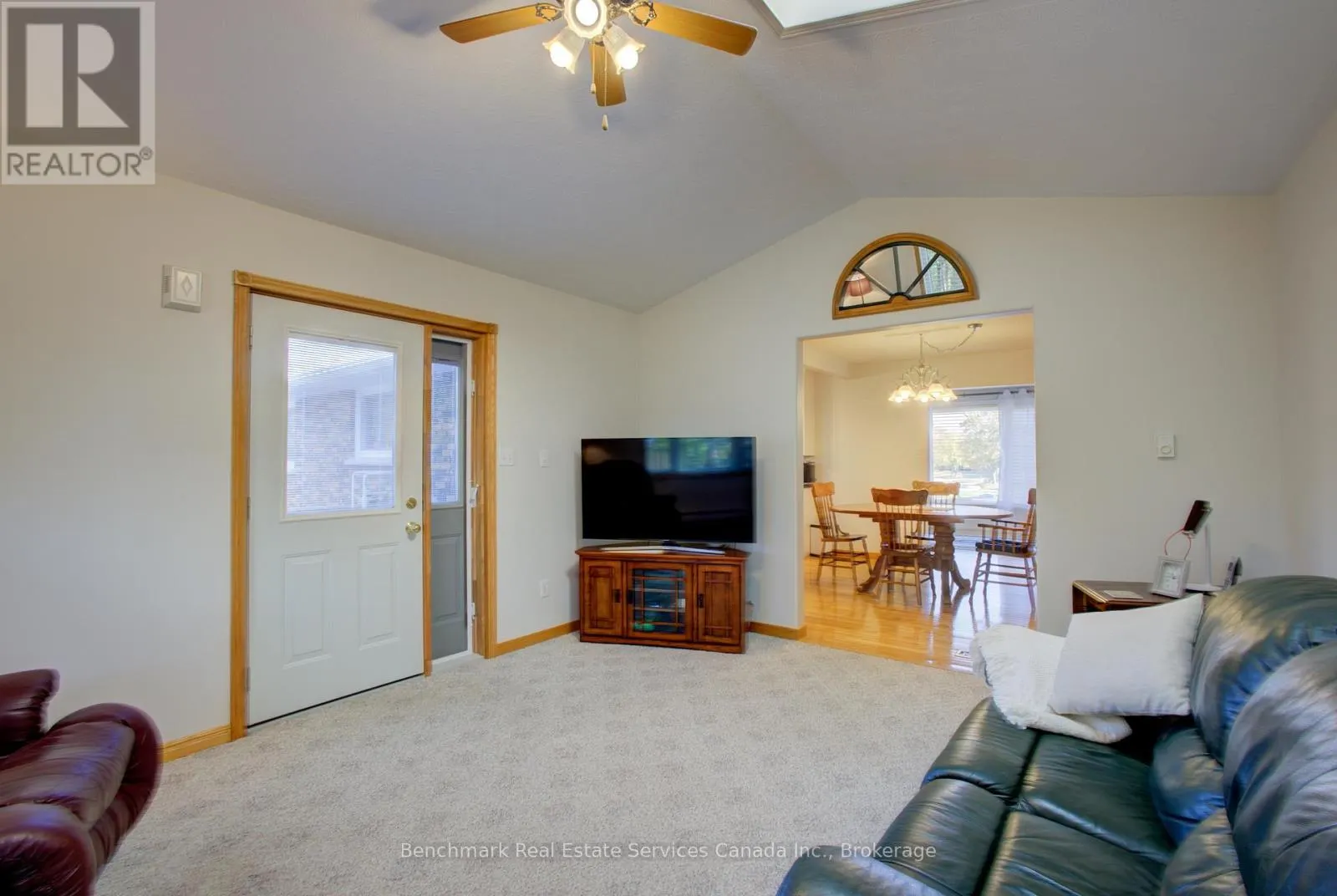 490 WALKERS CIRCLE