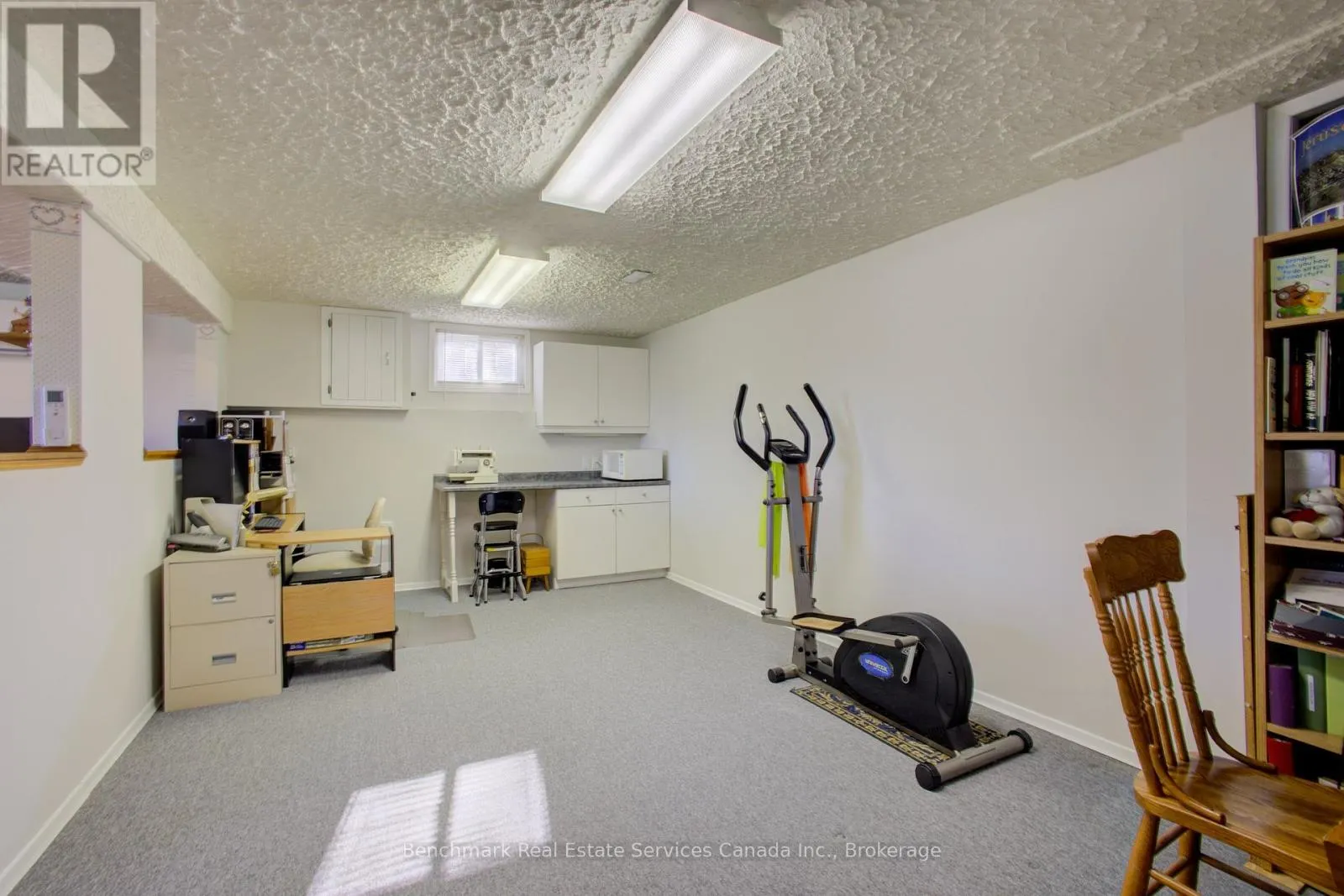 490 WALKERS CIRCLE