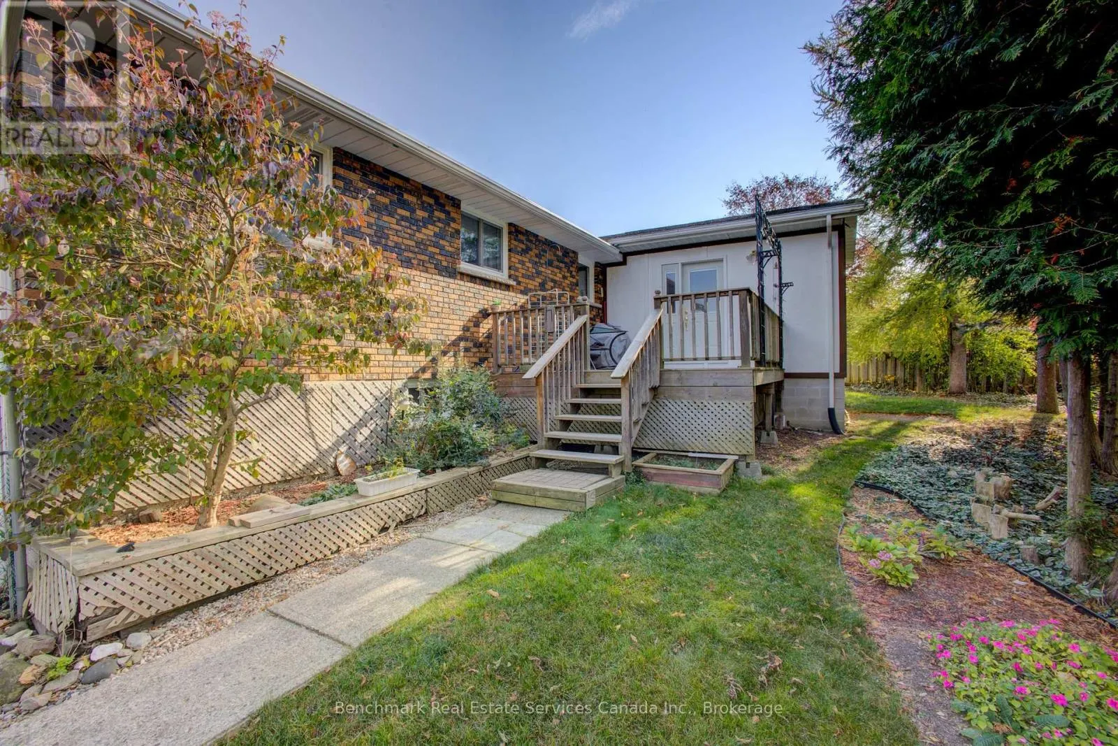 490 WALKERS CIRCLE