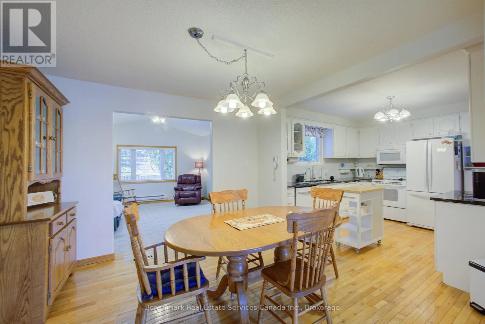 490 WALKERS CIRCLE