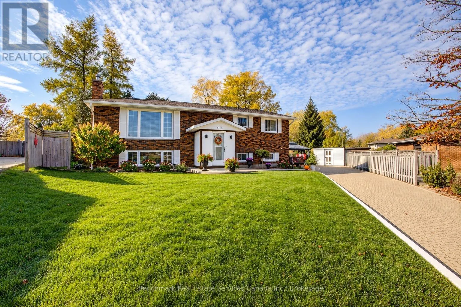 490 WALKERS CIRCLE