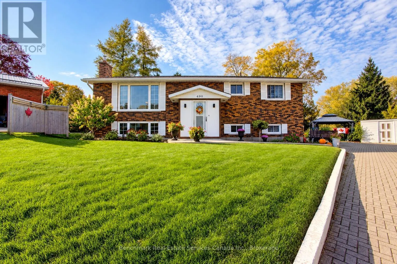 490 WALKERS CIRCLE
