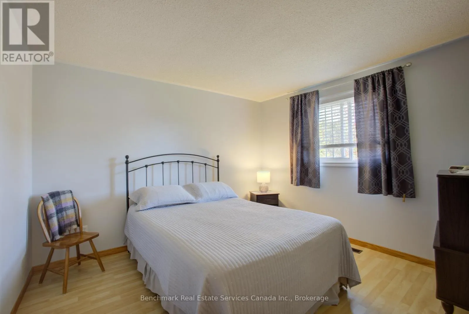 490 WALKERS CIRCLE