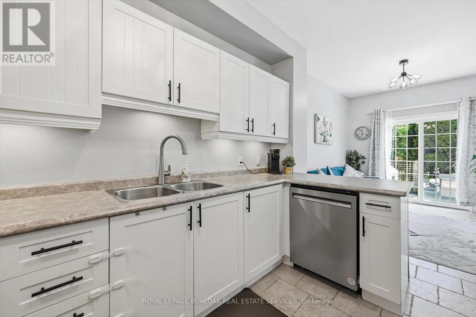 35 - 1085 HARROGATE DRIVE