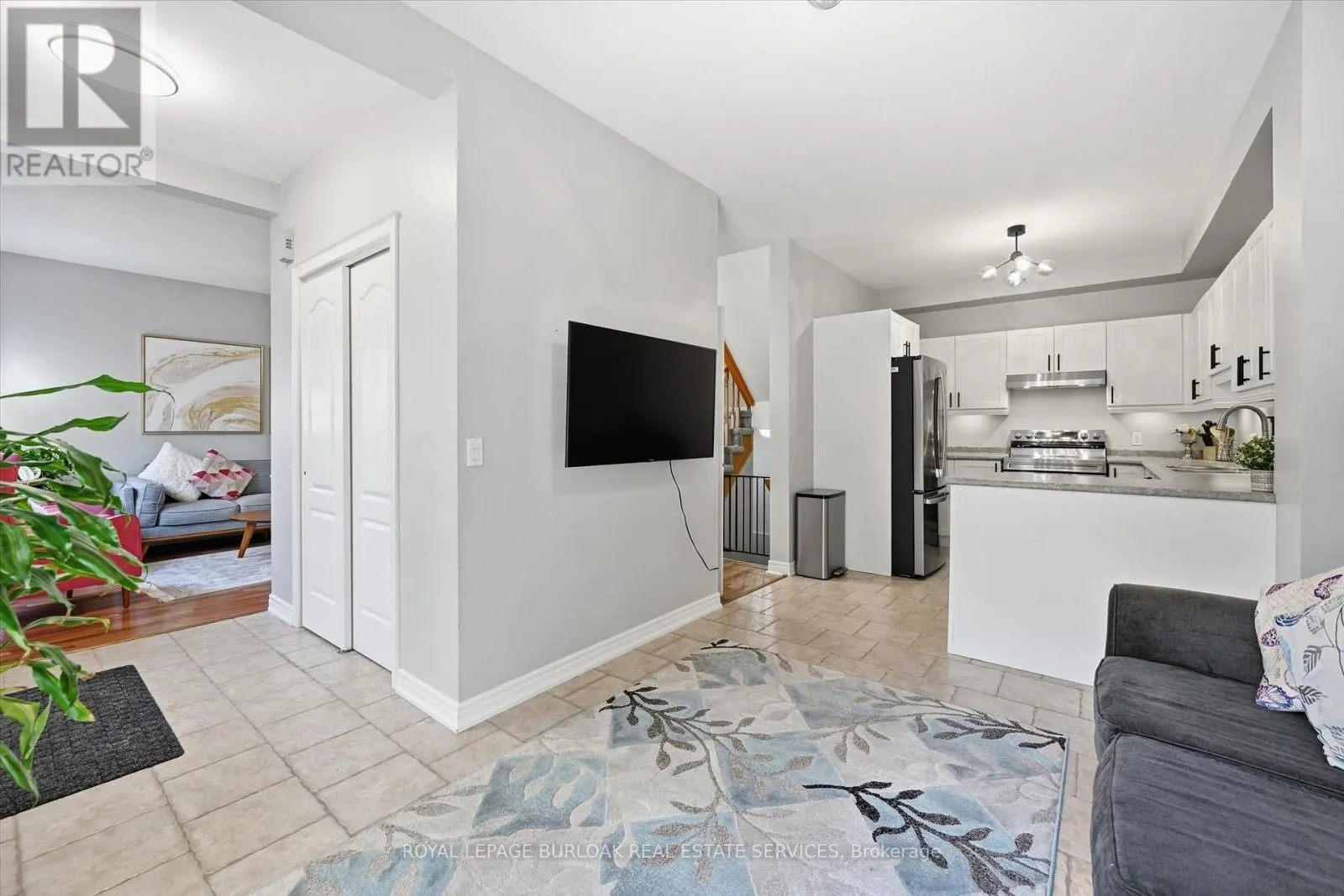 35 - 1085 HARROGATE DRIVE