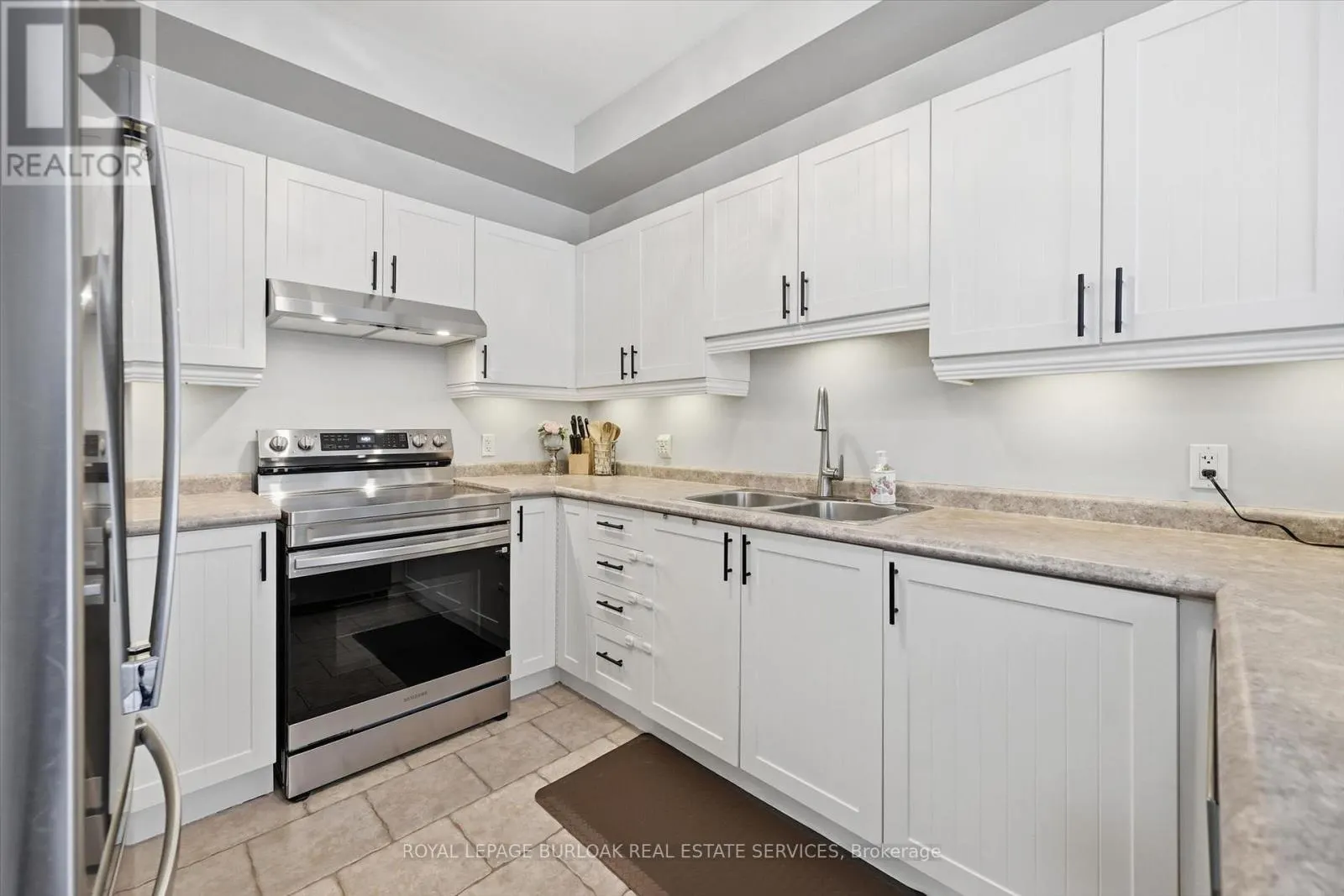 35 - 1085 HARROGATE DRIVE