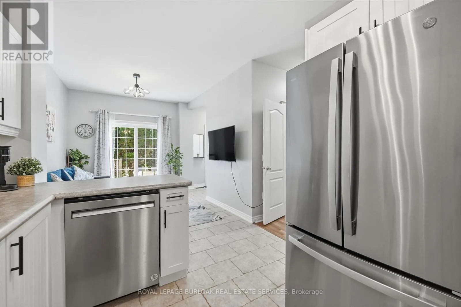 35 - 1085 HARROGATE DRIVE