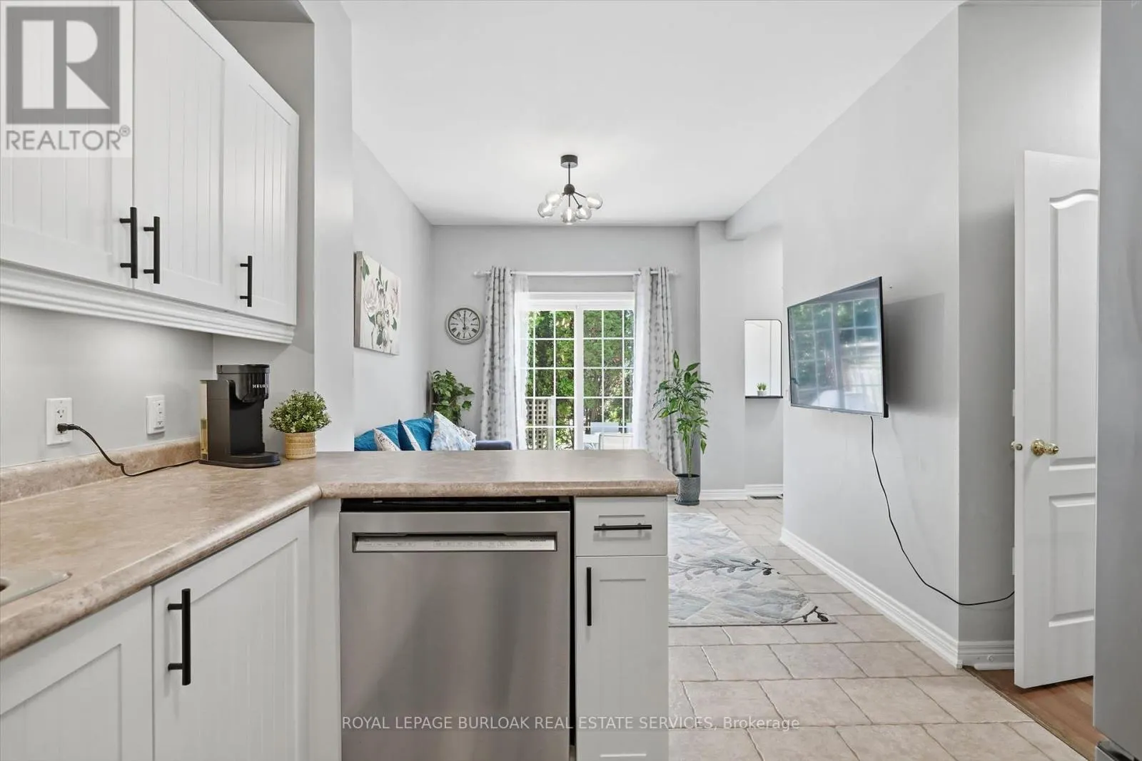 35 - 1085 HARROGATE DRIVE
