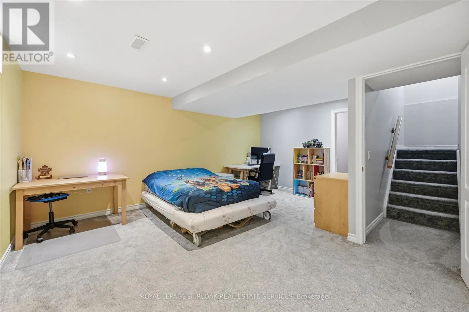 35 - 1085 HARROGATE DRIVE
