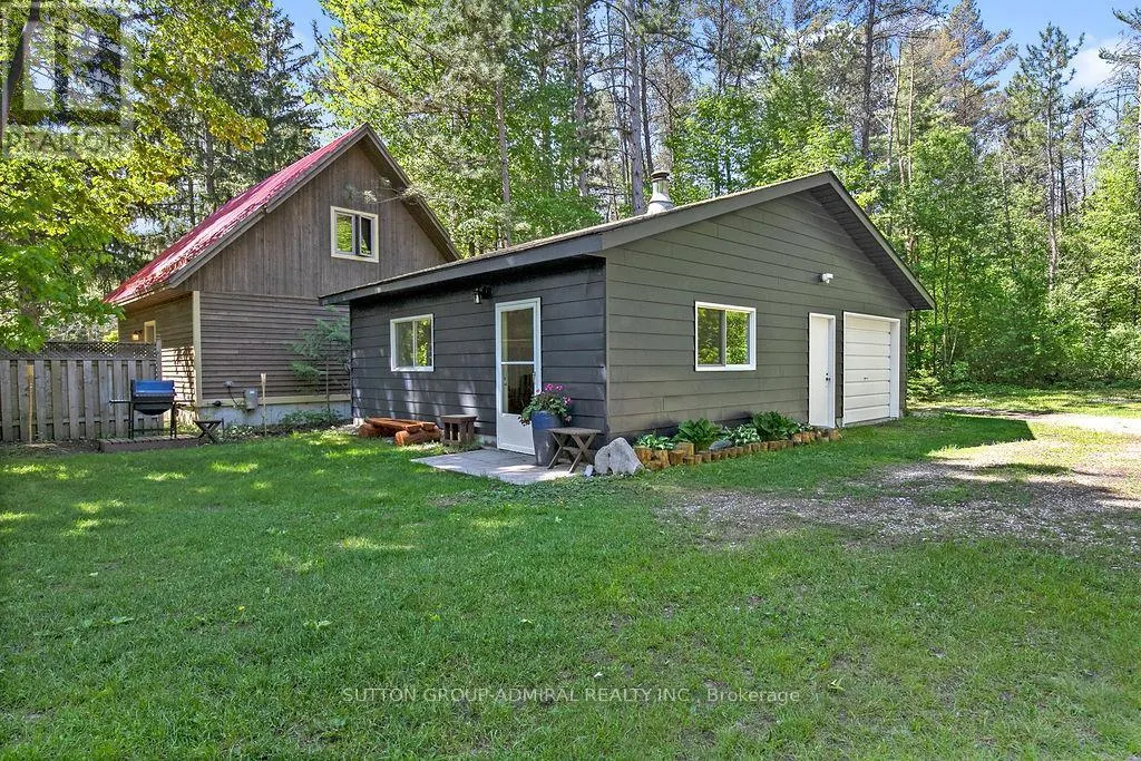 26 MANITOU LANE