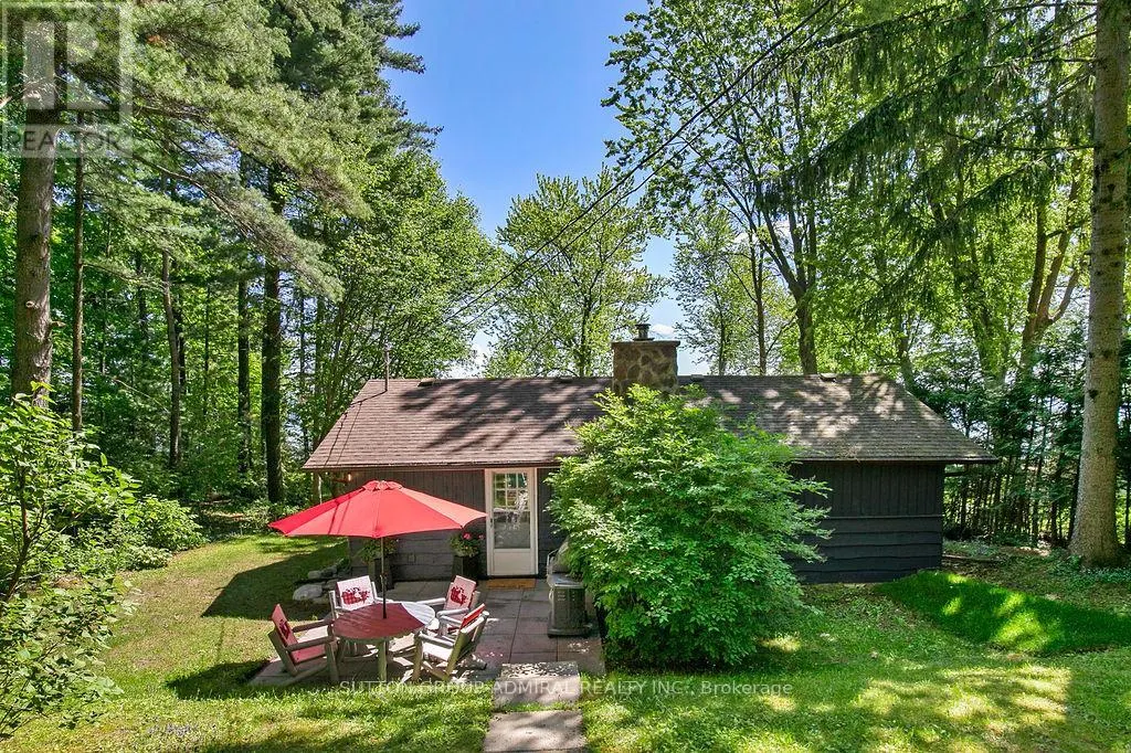 26 MANITOU LANE