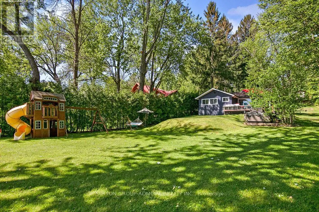 26 MANITOU LANE