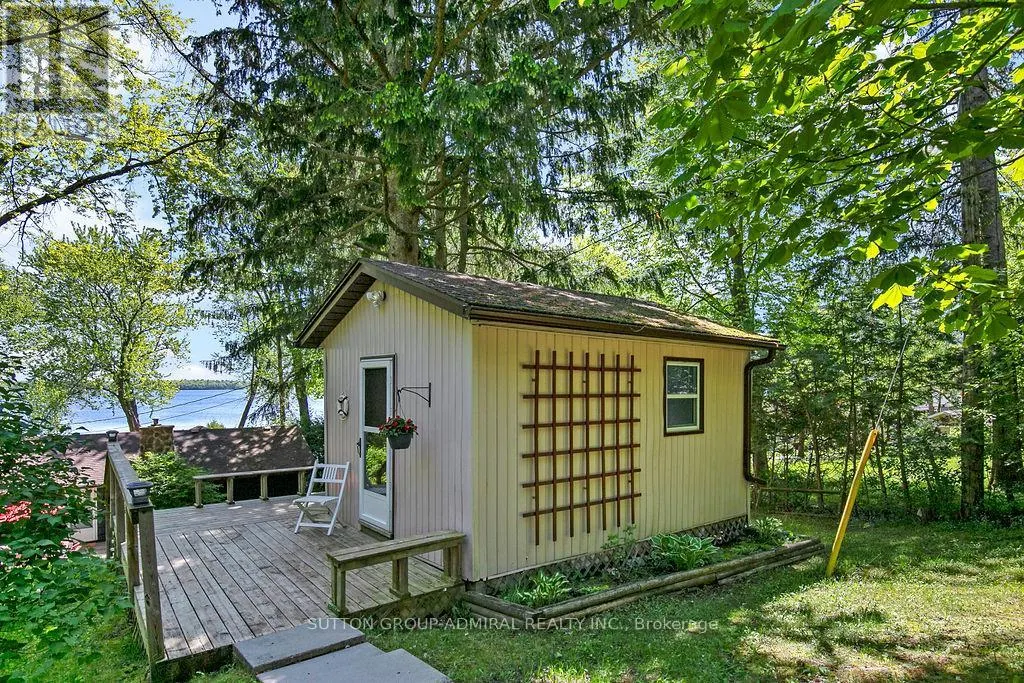 26 MANITOU LANE