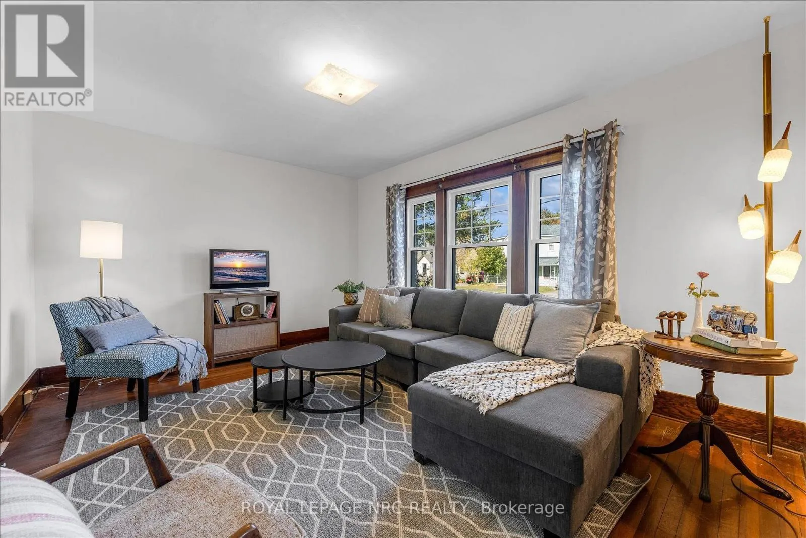301 DUFFERIN STREET