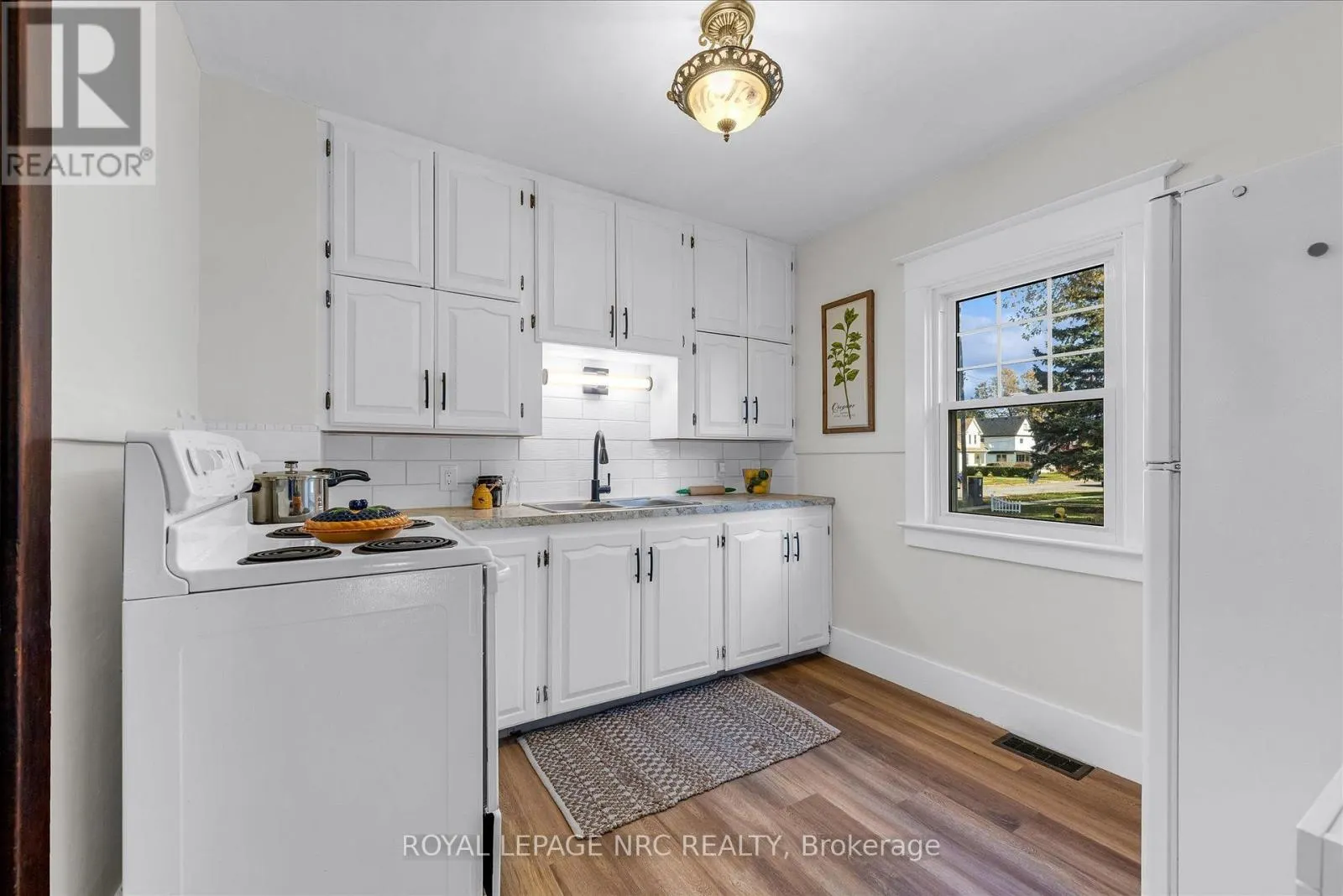 301 DUFFERIN STREET